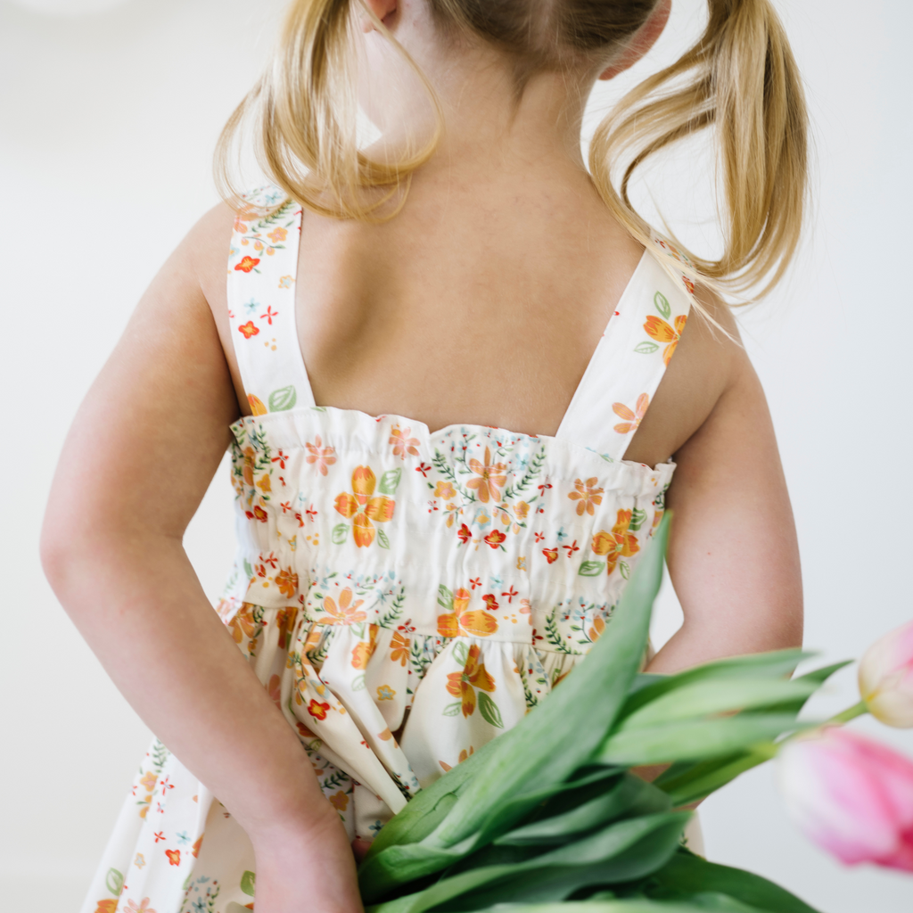 Does wearing handmade clothing make a difference for our kids? by Violet & Hawthorn. organic outfits 100% organic #Violet&Hawthorn #kidsclothes #handmadeclothing #buykidsclothes #boutique #kidsclothingboutique #oneofakind #children